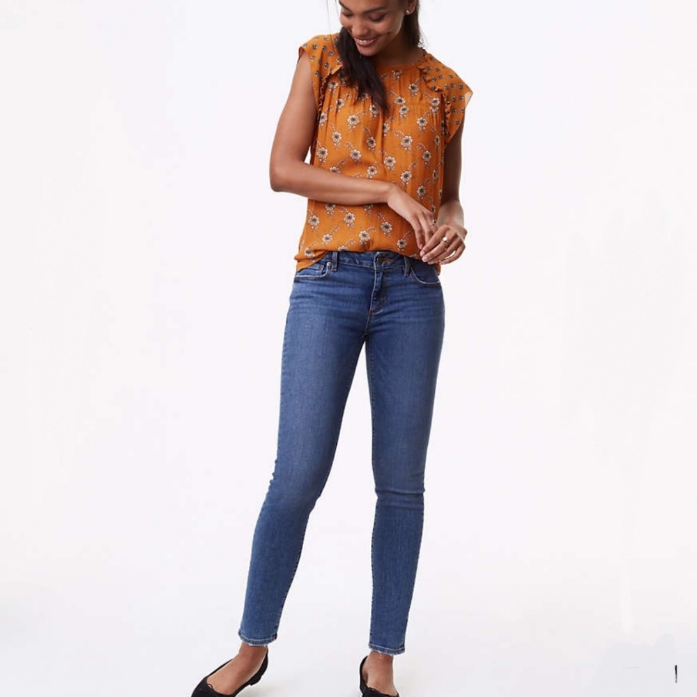 Loft Curvy Skinny Jeans Mid-Indigo Wash
